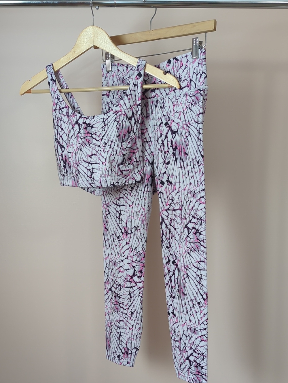 Women's Pink Crisscross Bralette And Legging Set